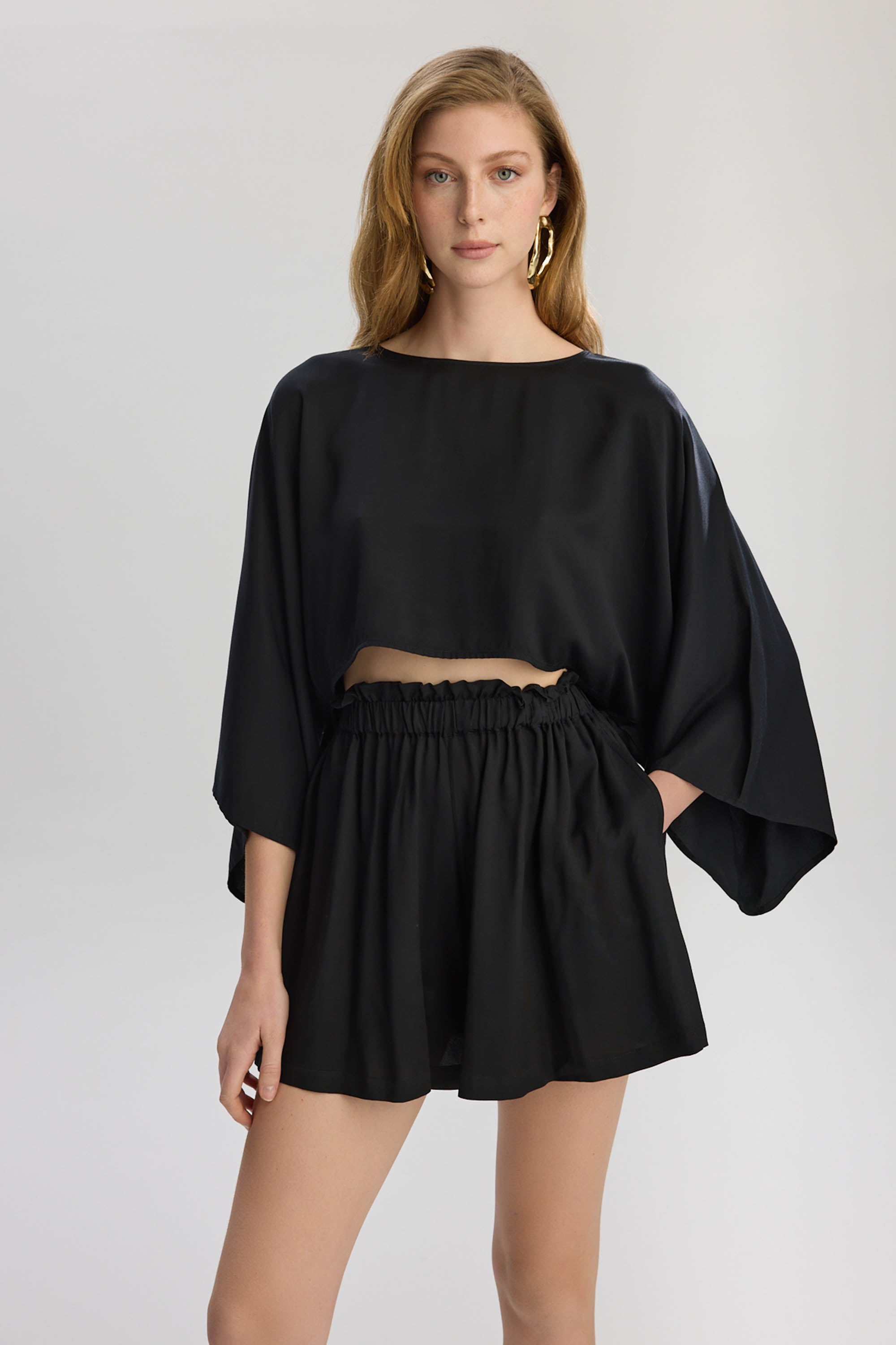 Soho Loose Fit Elastic Waist Line Shorts - Black